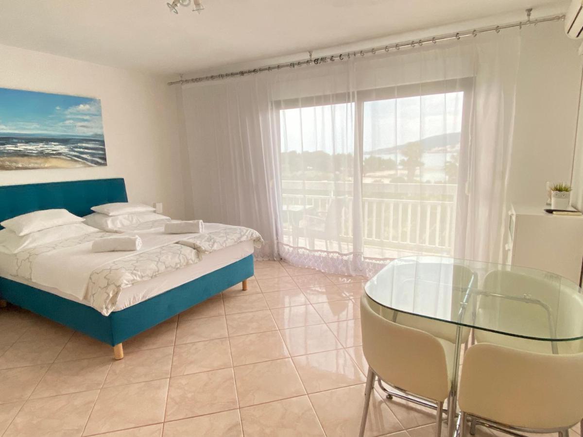 Studio Apartments M&N Trogir