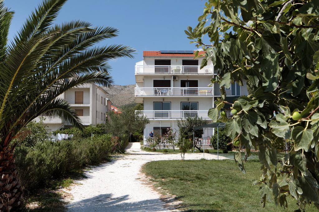 Studio Apartments M&N * Trogir