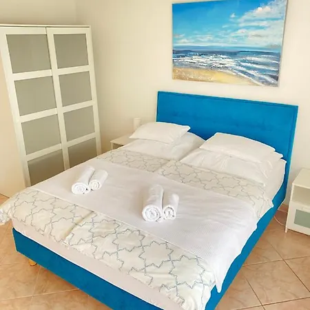 Studio Apartments M&N Trogir Exterior photo
