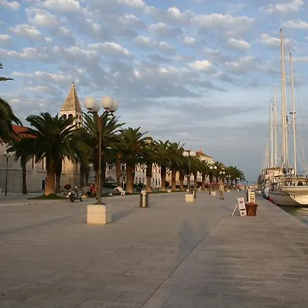 Studio Apartments M&N Trogir Exterior photo