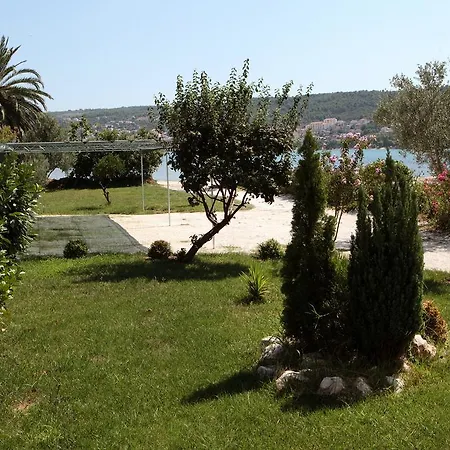 Studio Apartments M&N Trogir Exterior photo
